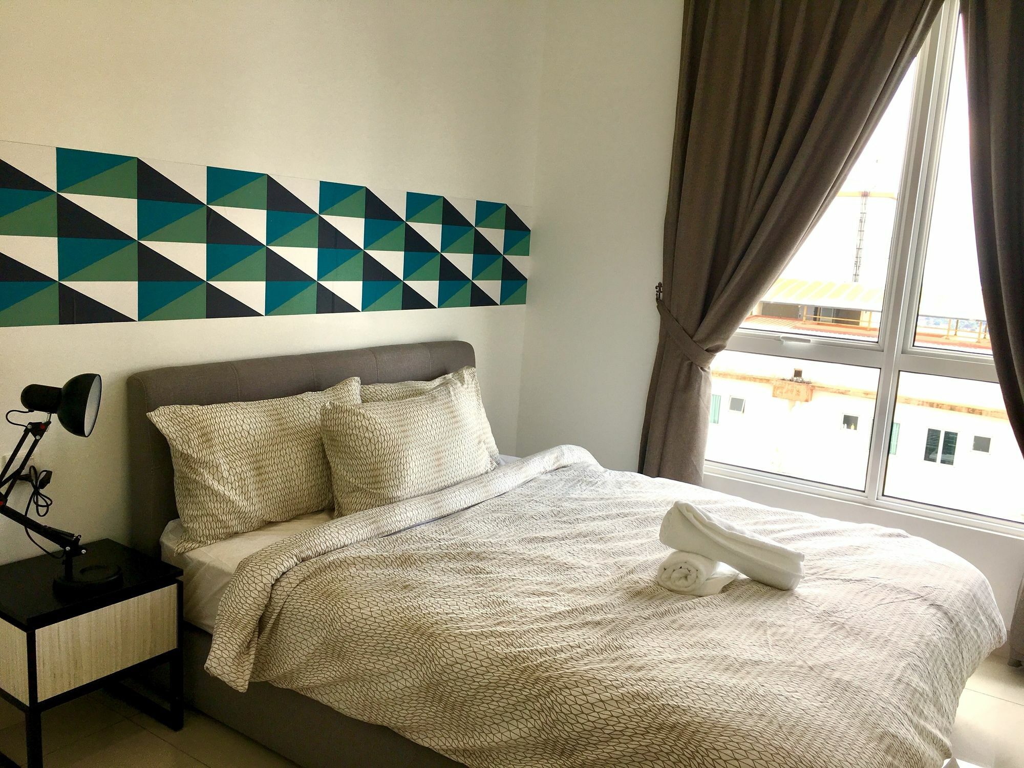 Pinnacle Tower By Feel Guest house