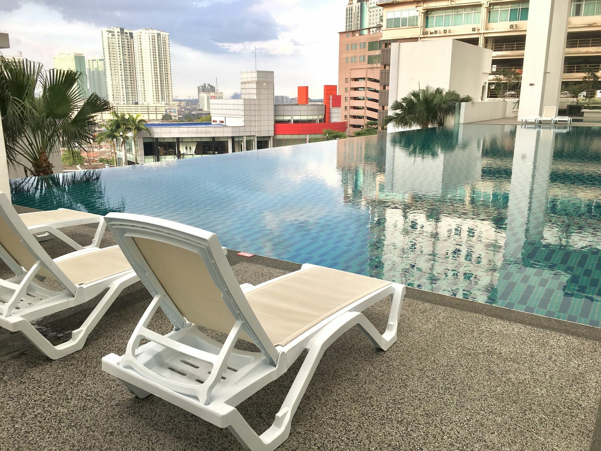 Pinnacle Tower By Feel Guest house 3*