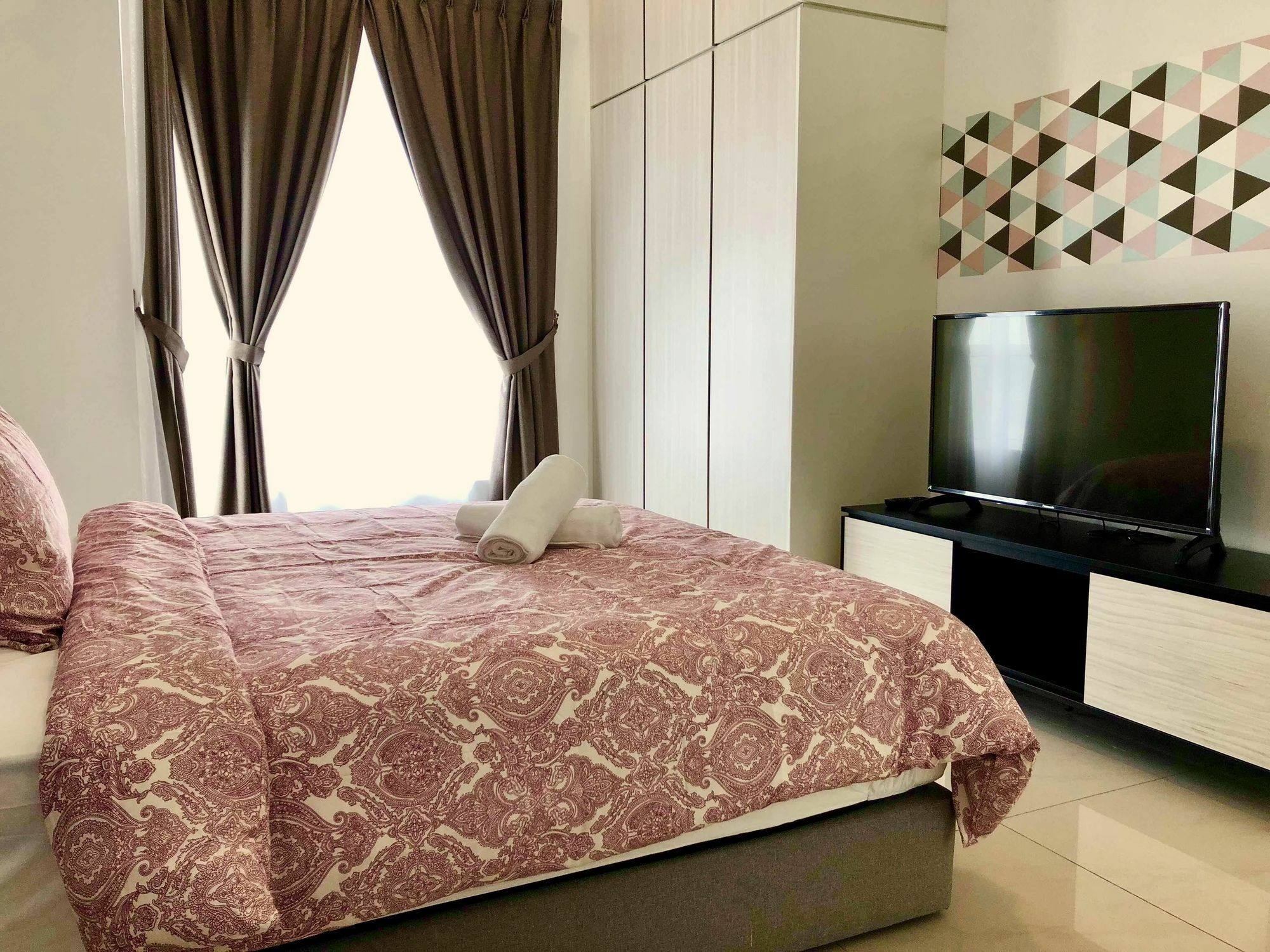 Pinnacle Tower By Feel Guest house 3*
