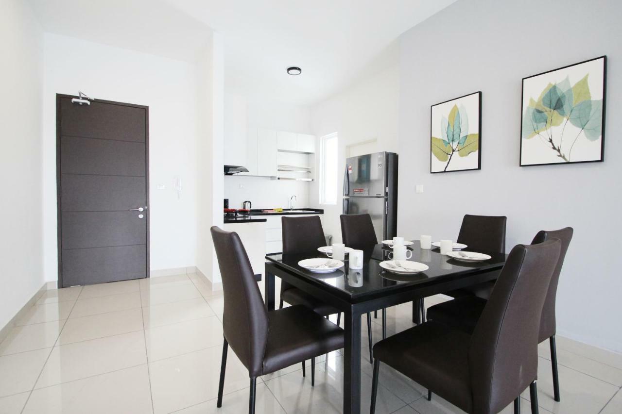 Pinnacle Tower By Feel Guest house