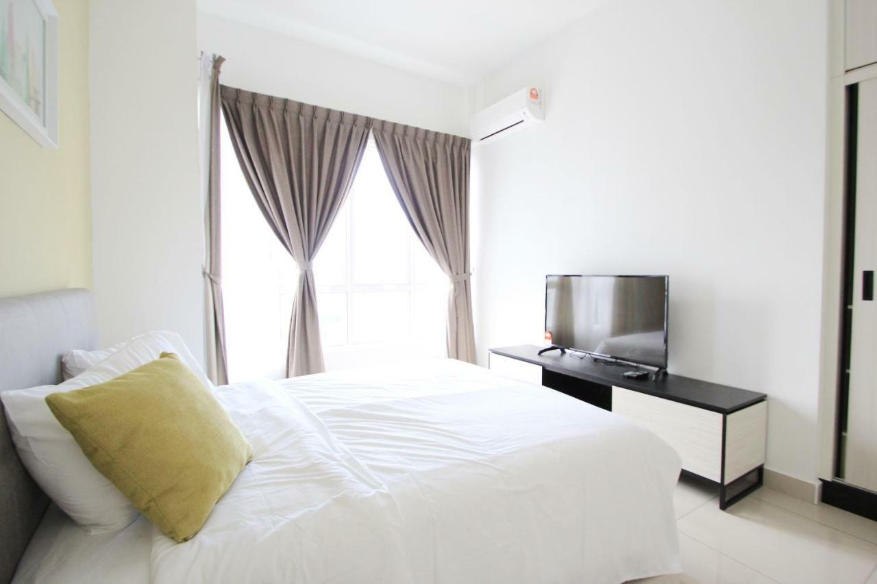 Pinnacle Tower By Feel Guest house